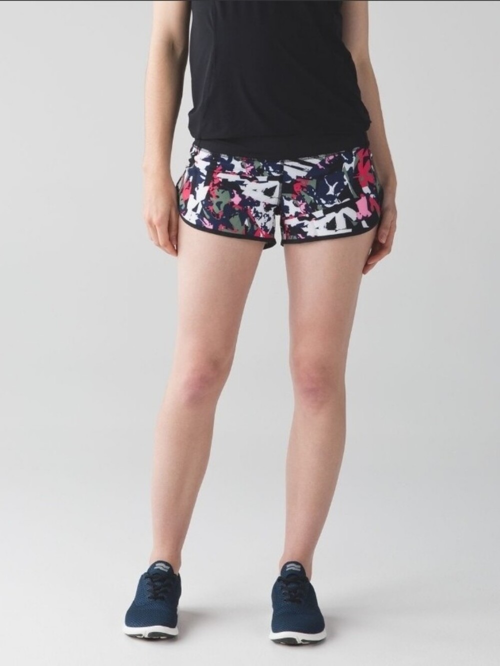 Lululemon Women's 4 Speed Short Pop Cut Boom Juice Print
